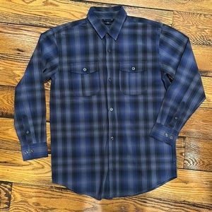 GAPKIDS LONG SLEEVED XXL(14/16) BLUE PLAID BUTTON UP SHIRT WITH 2 FRONT POCKETS